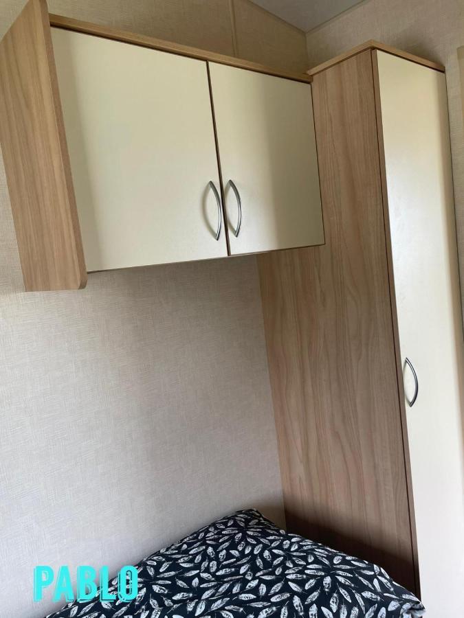 Towyn Six Berth En Suite Caravan Рил Экстерьер фото