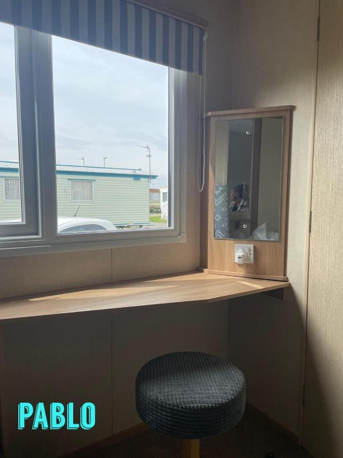 Towyn Six Berth En Suite Caravan Рил Экстерьер фото