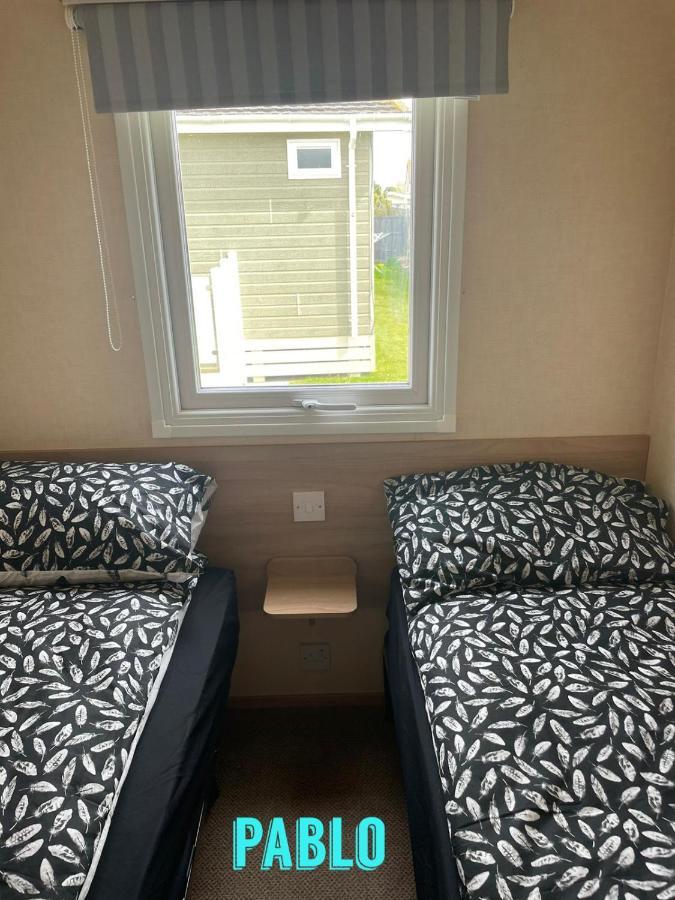 Towyn Six Berth En Suite Caravan Рил Экстерьер фото