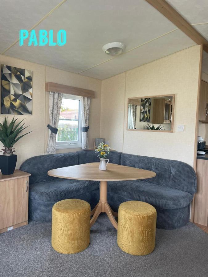 Towyn Six Berth En Suite Caravan Рил Экстерьер фото